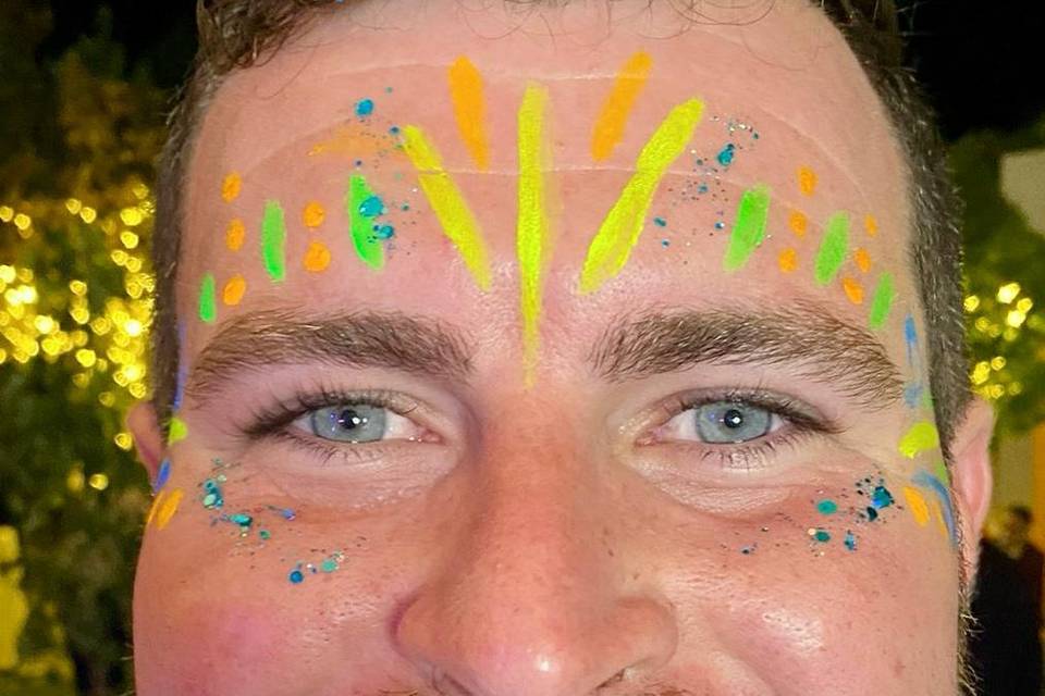 Maquillaje neón