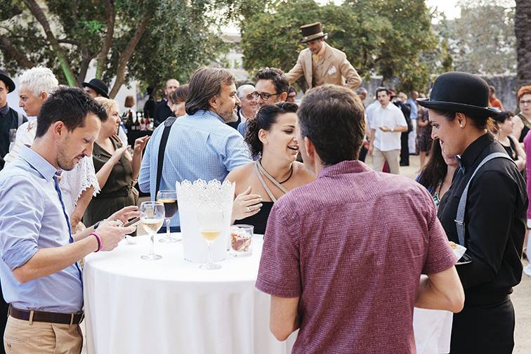 Aperitivo en el jardín