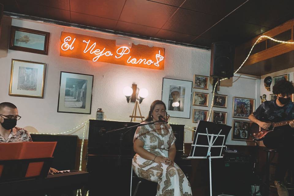 Concierto en El viejo Piano