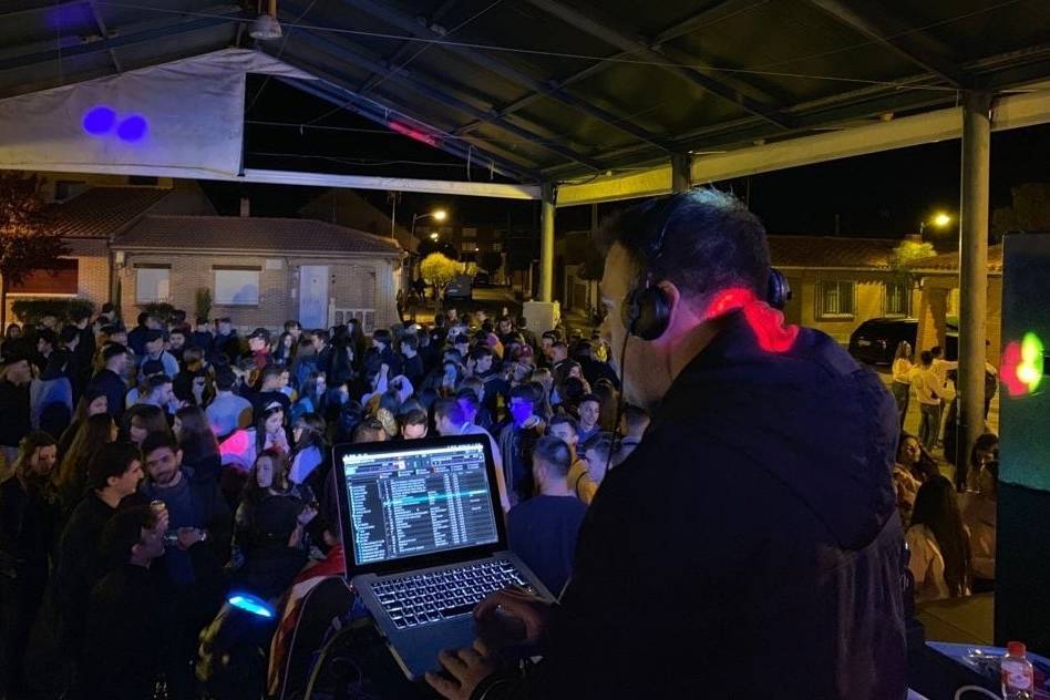 DJ Hector Calderon
