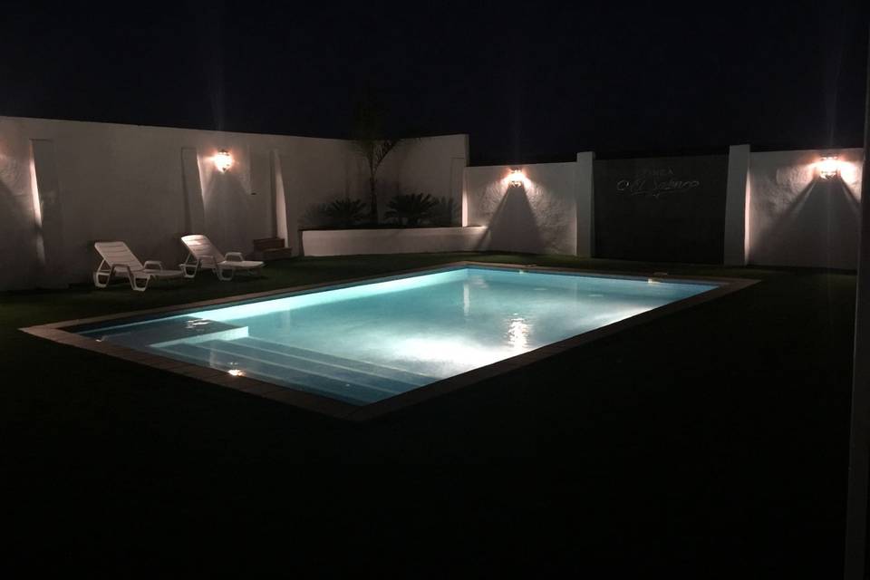 Piscina iluminada