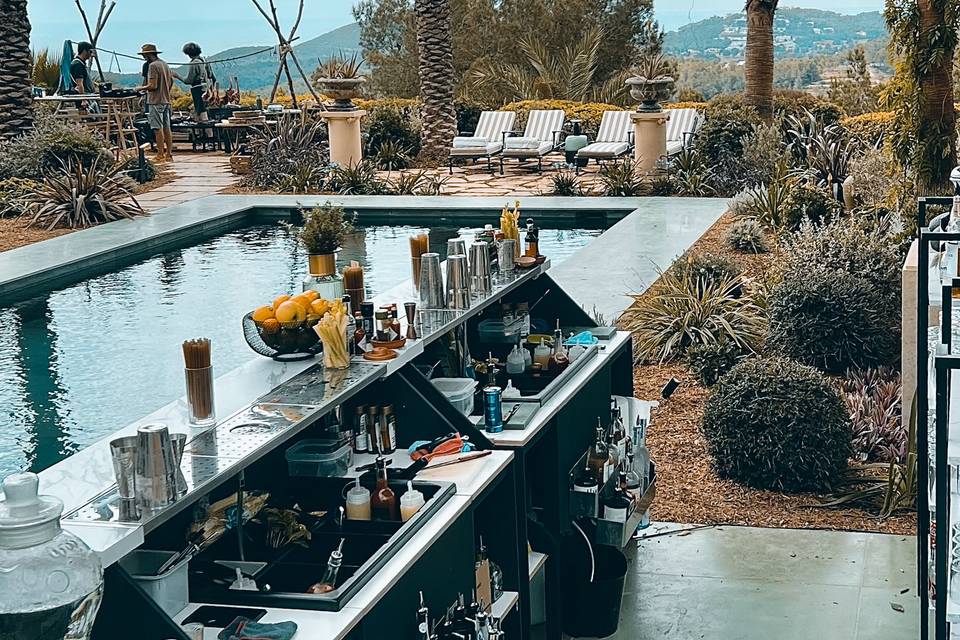 Dark bar setup