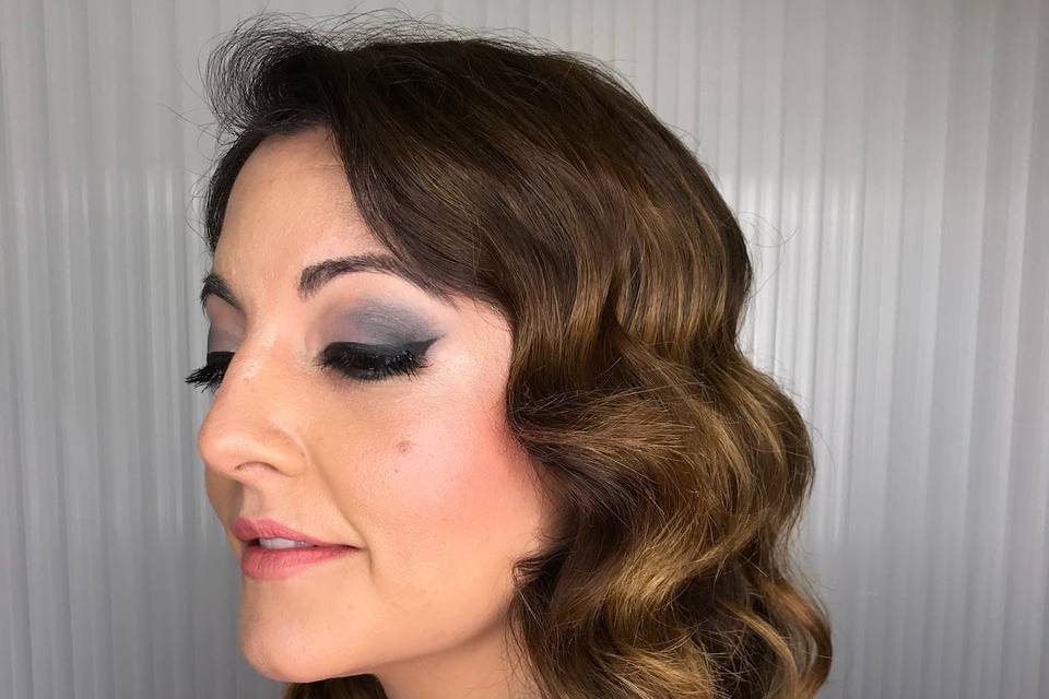 Maquillaje y ondas Hollywood