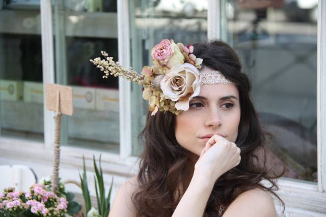 Tocado vintage con rosas