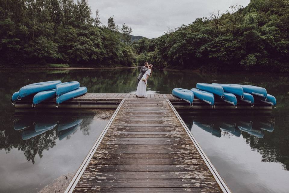 Postboda en el lago