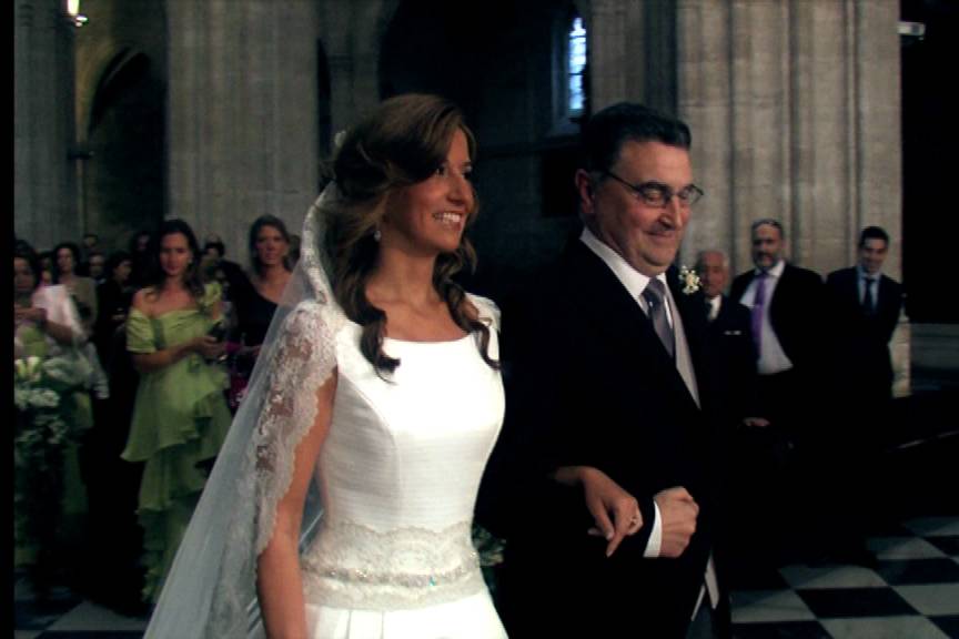 La novia agarrada al pradino