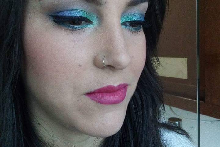 Maquillaje en tonos azules