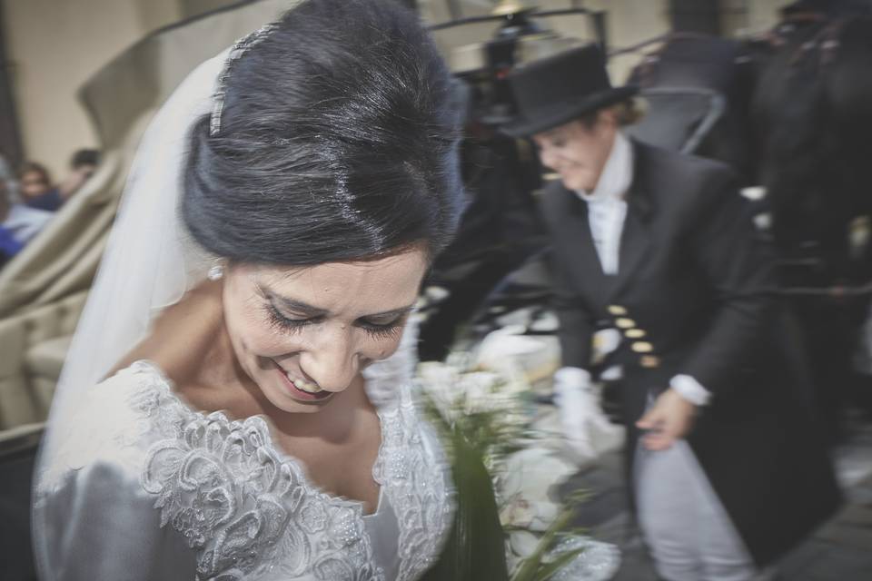 Novia llegando a la iglesia