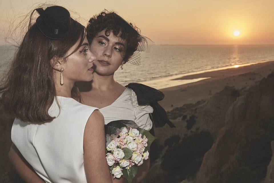 Postboda, novias en la playa