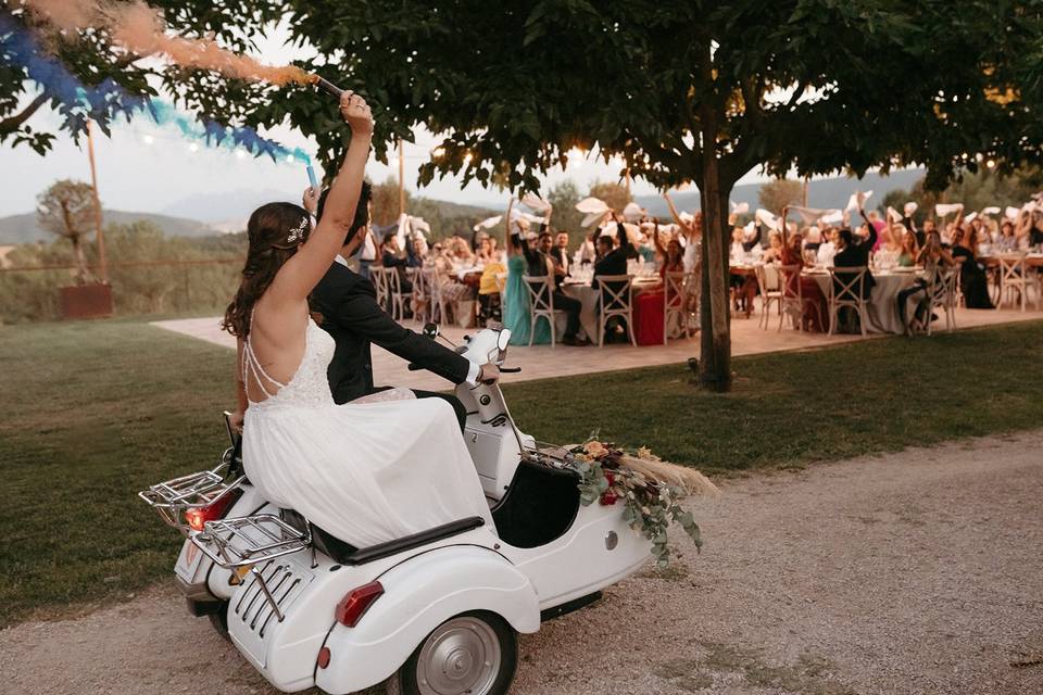 Llegada de los novios a la cena