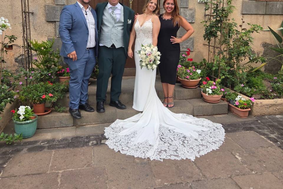 Foto con los Novios