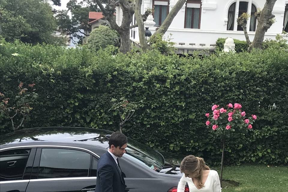 Llegada de la novia al restaur