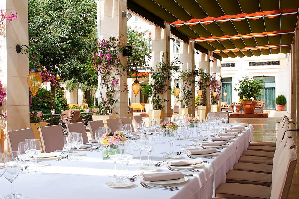 Banquete en el jardín