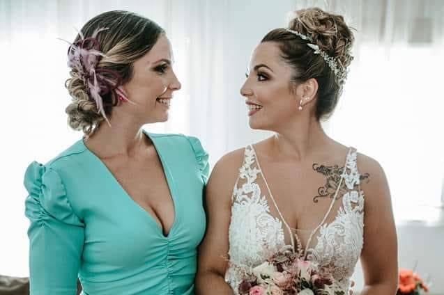 Maquillaje de novia y su hermana