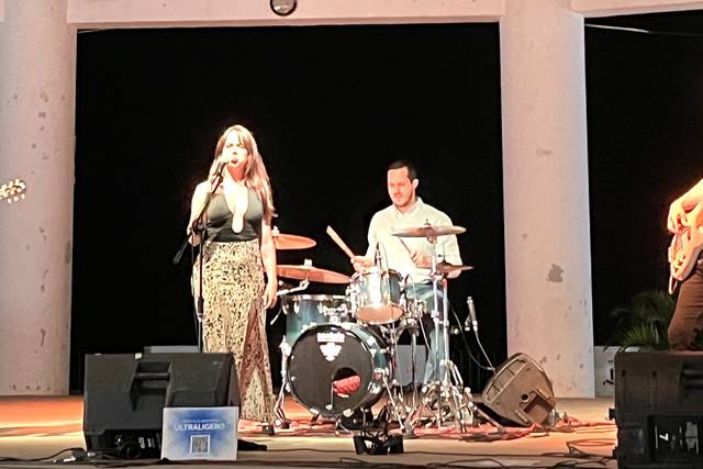 Concierto al aire libre de noche