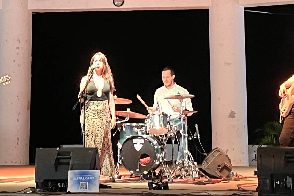 Concierto al aire libre de noche