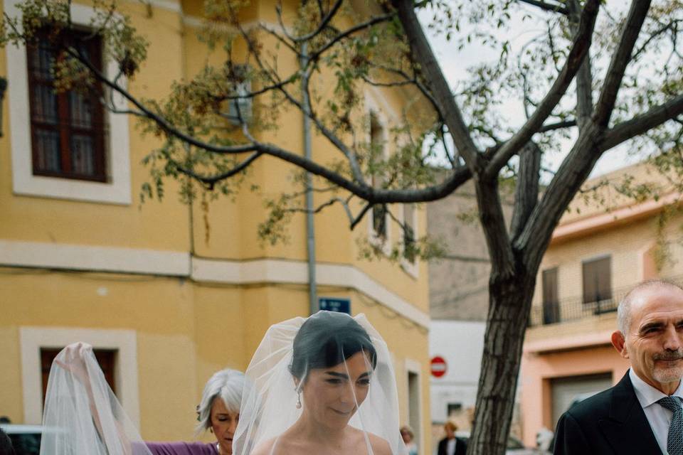 Novia entrada iglesia