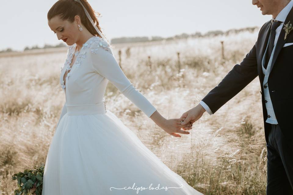 Boda en campo de trigo