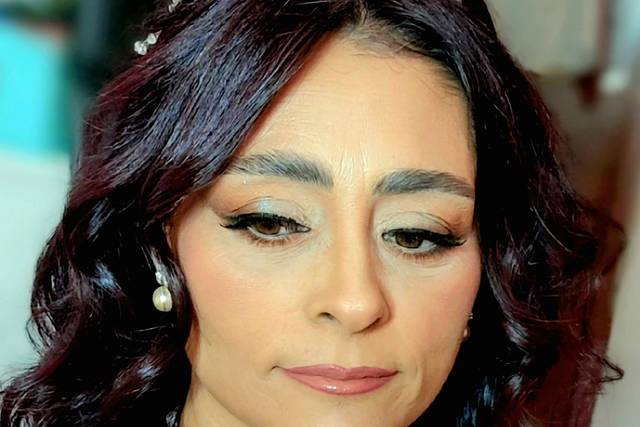 Maquillaje y peinado de novia