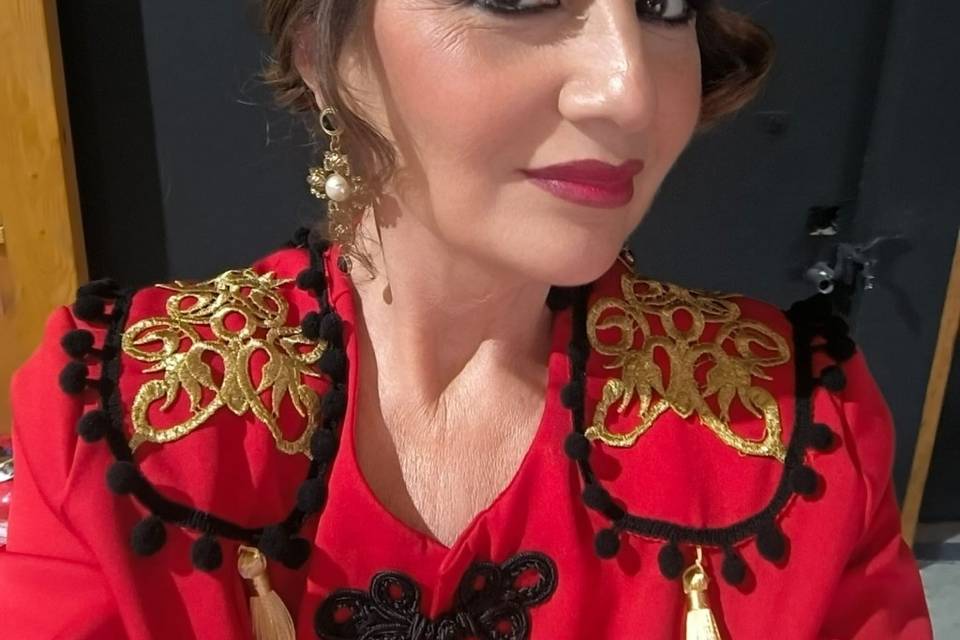 Maquillaje y peinado