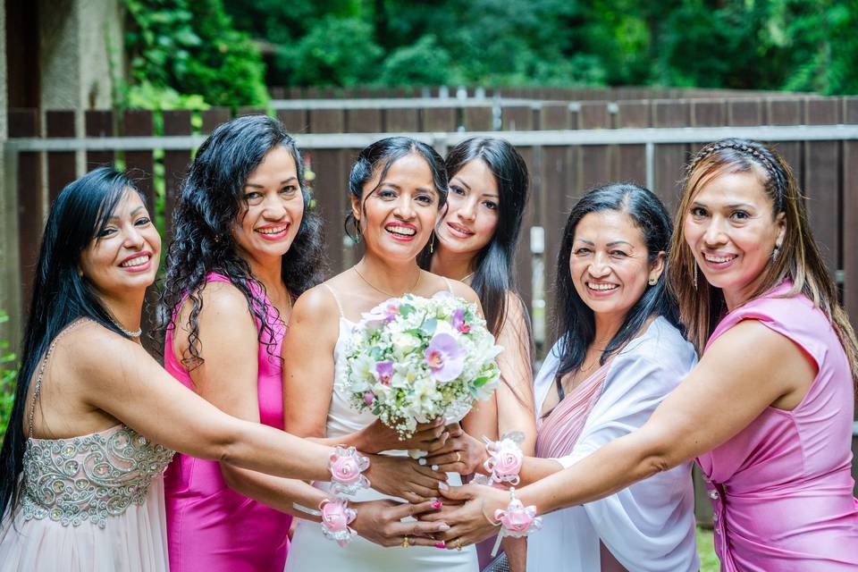 Ramo de novia con las damas de