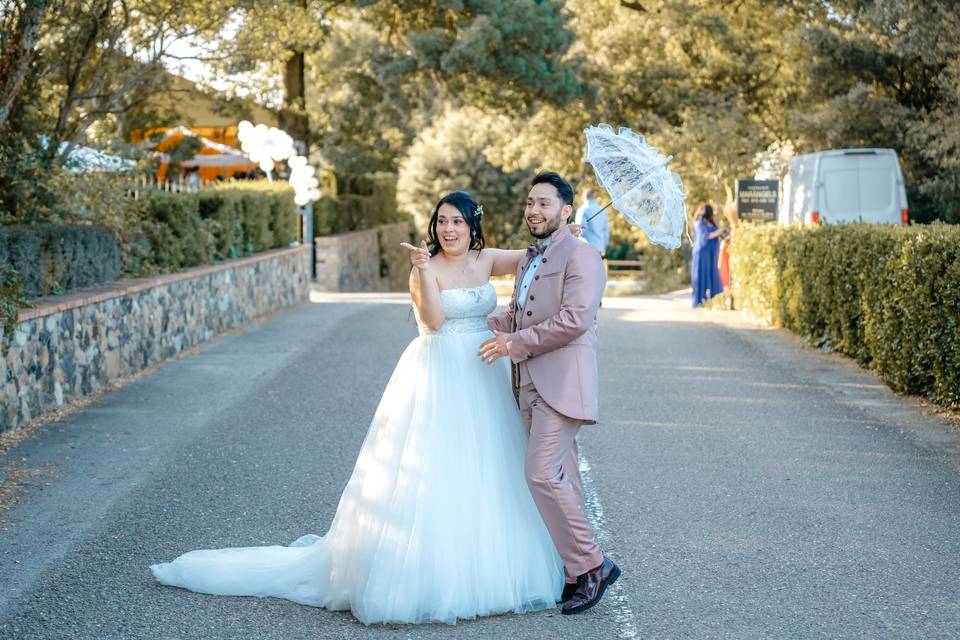 Novia con parasol