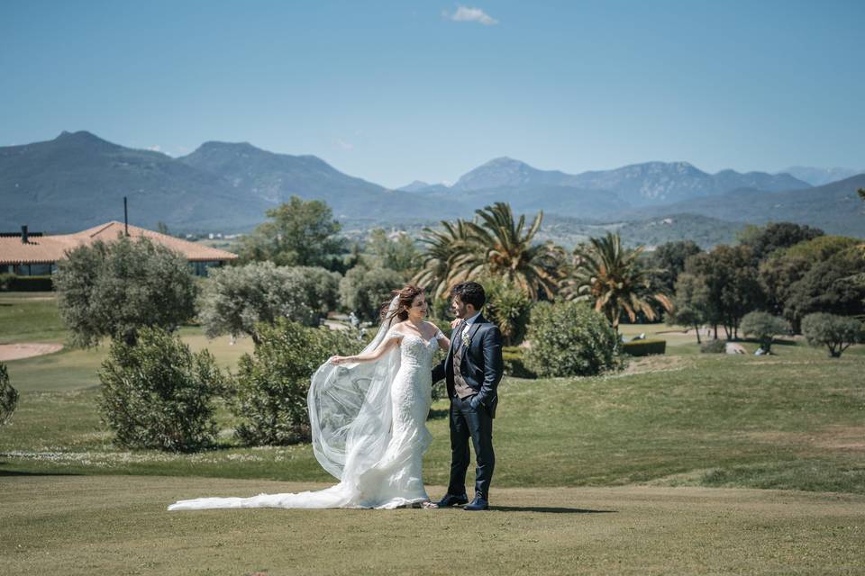 Novia con el velo volando