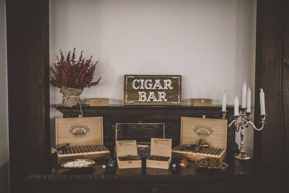 Cigar bar