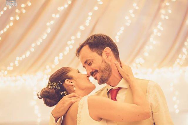 Los novios en el banquete de boda