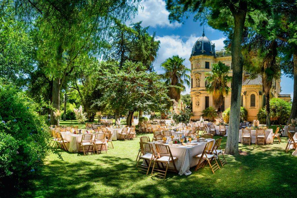 Almuerzo jardines