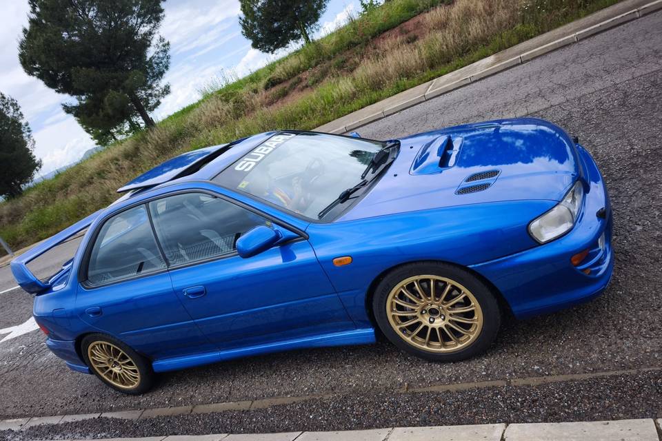 Subaru impreza gt