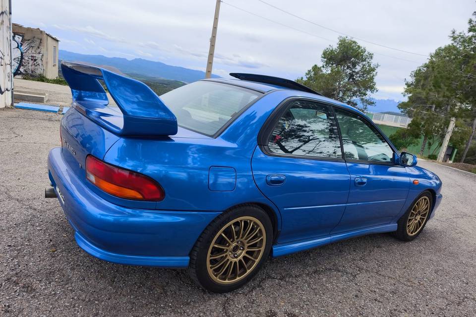 Subaru impreza gt