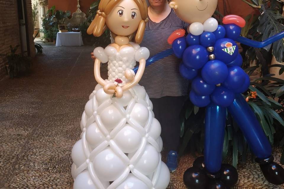 Novios de globos