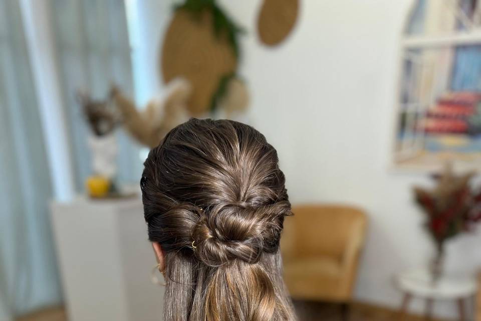 Peinado y maquillaje