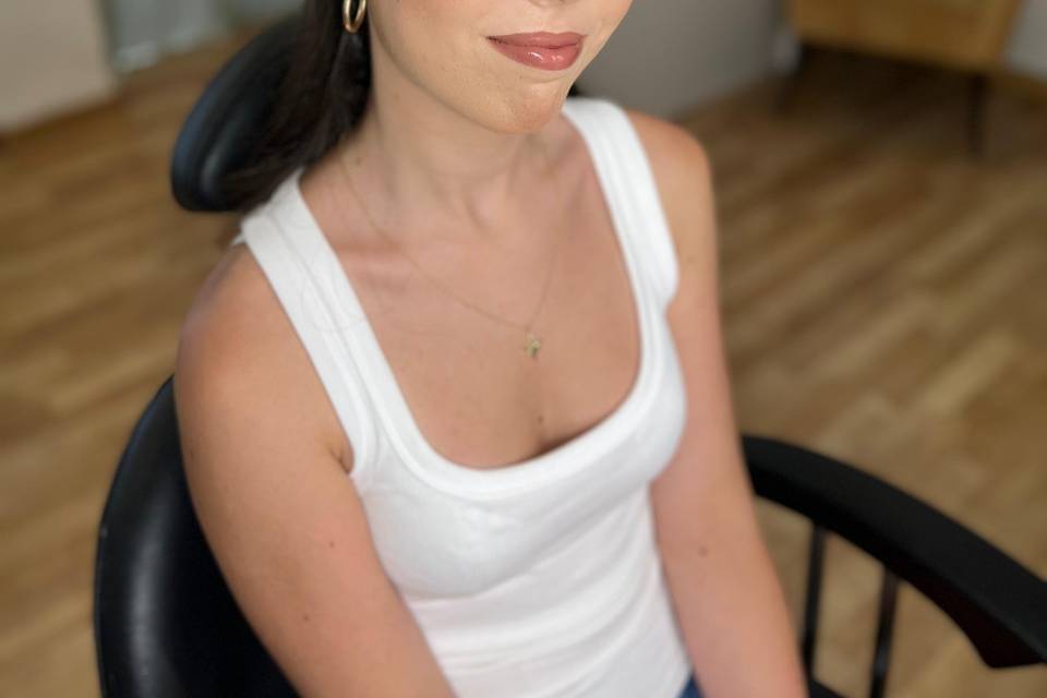 Peinado y maquillaje