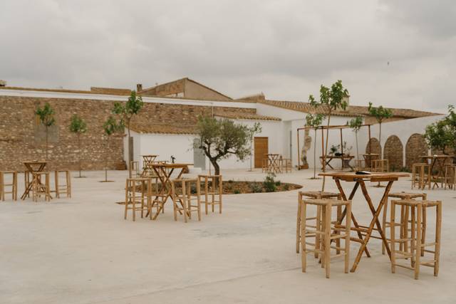 El Pueblo by Bonho