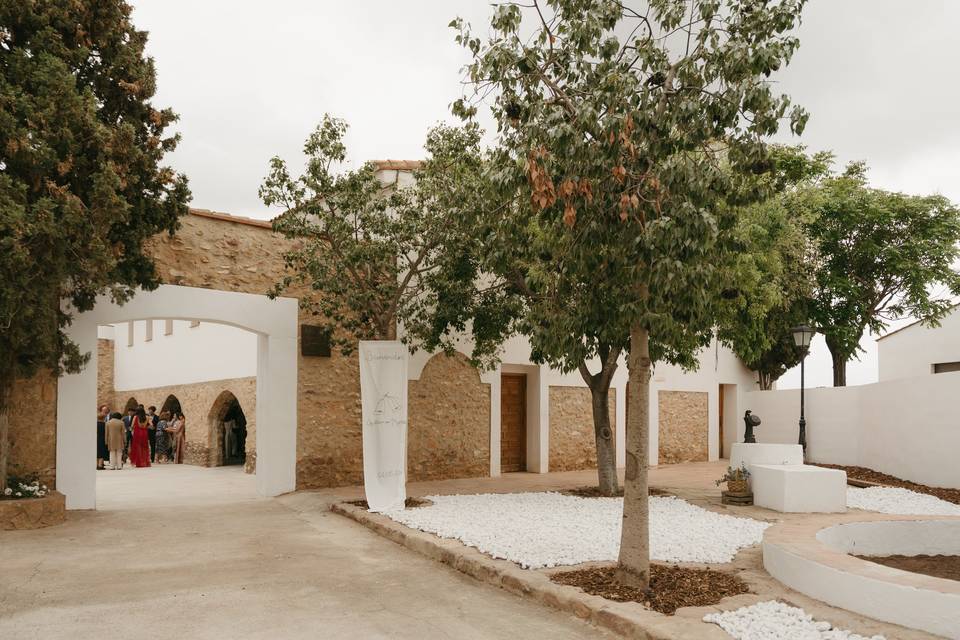 El Pueblo by Bonho