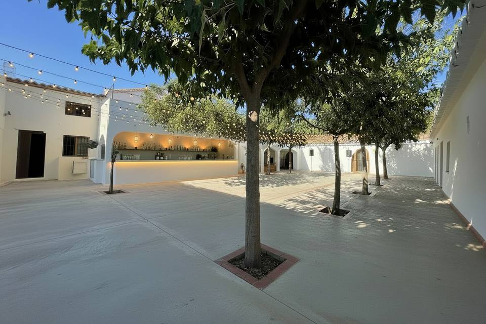 El Pueblo by Bonho