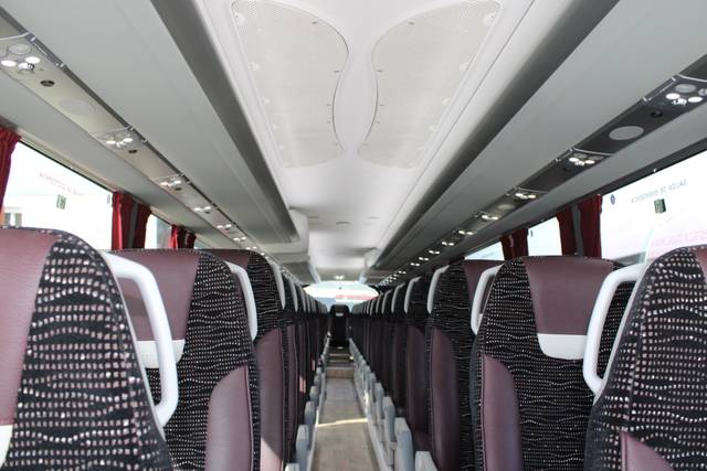 Interior autobús de 71 plazas