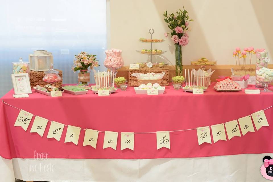 Torre de cupcakes de boda