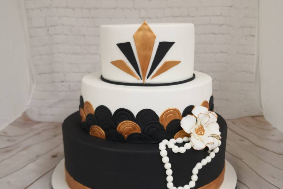 Tarta fondant negro y dorado