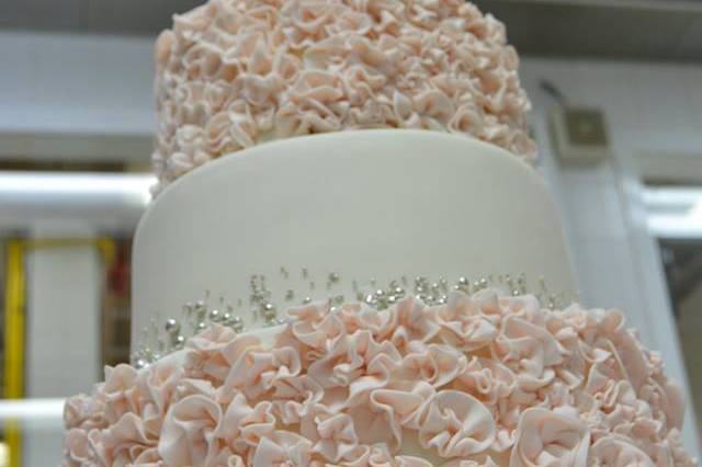 Tarta en rosa y blanco