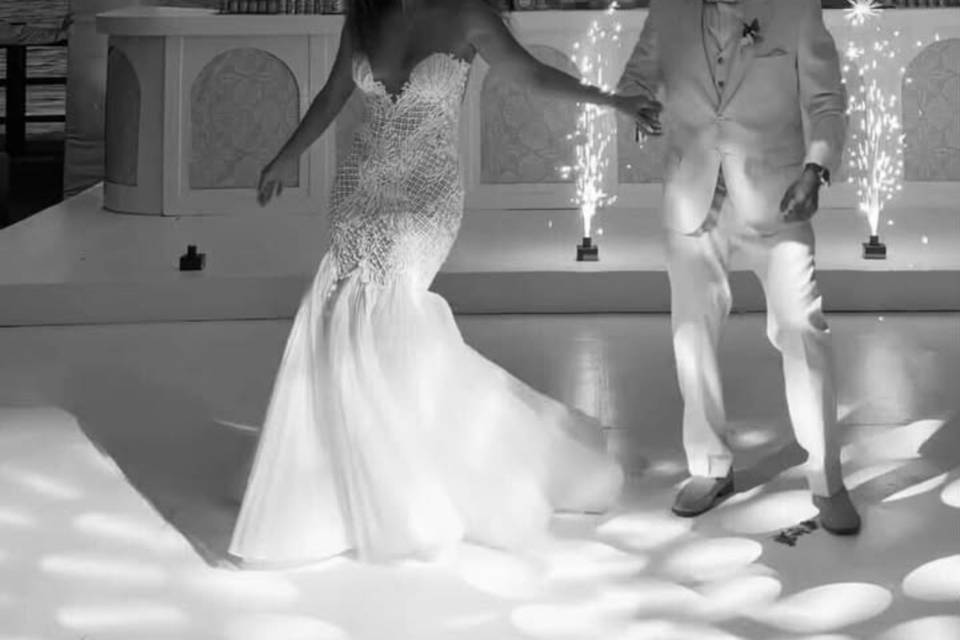 Entrada bailando juntos