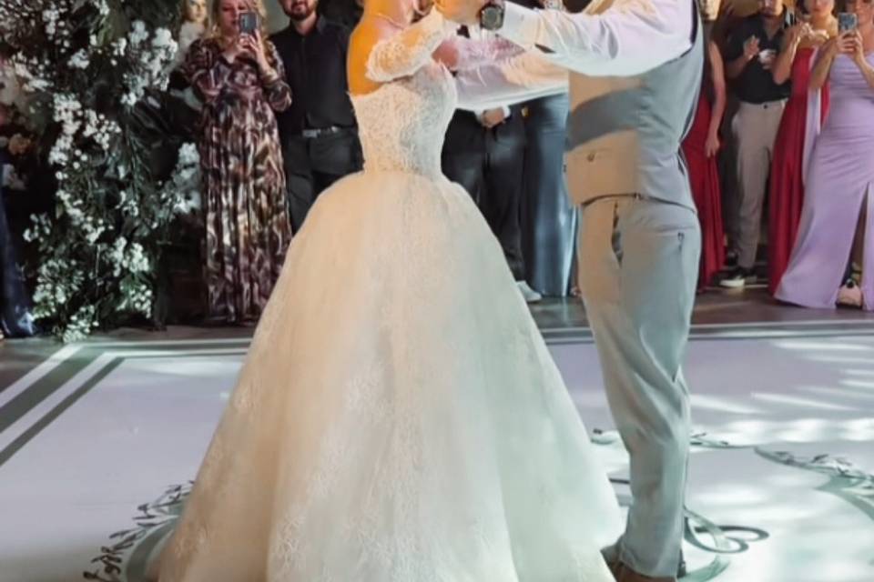 Comienza el baile juntos