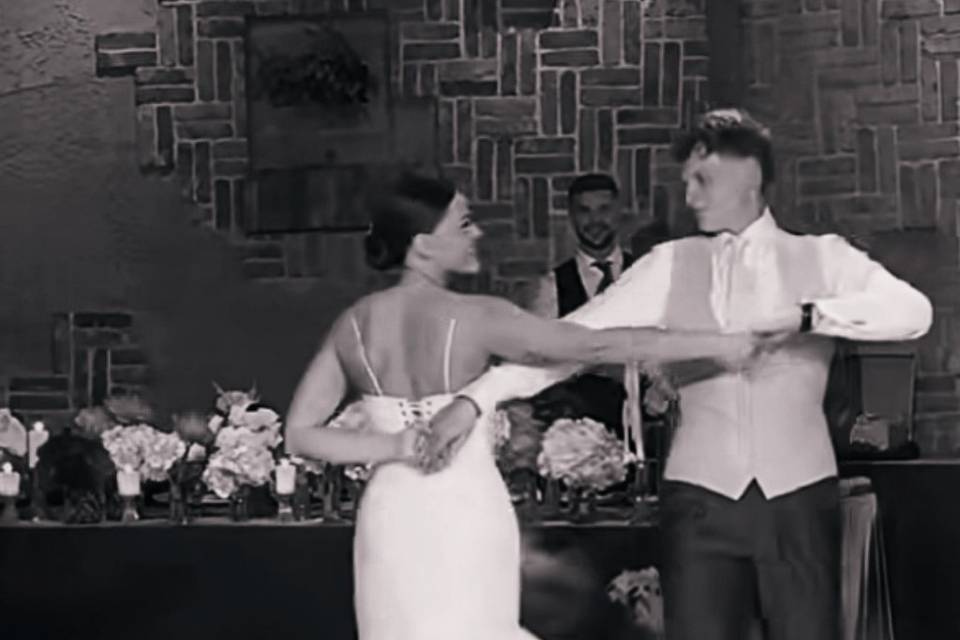 Ese momento de vueltas bailan