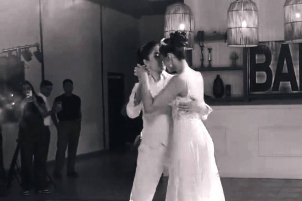 Conexión total bailando