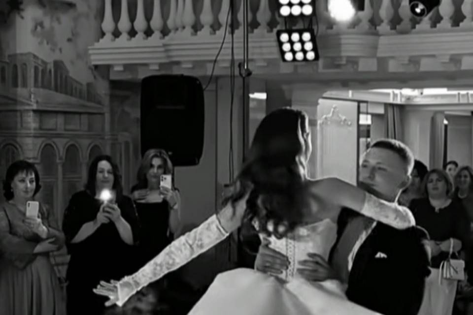 Portes aéreo novia bailando