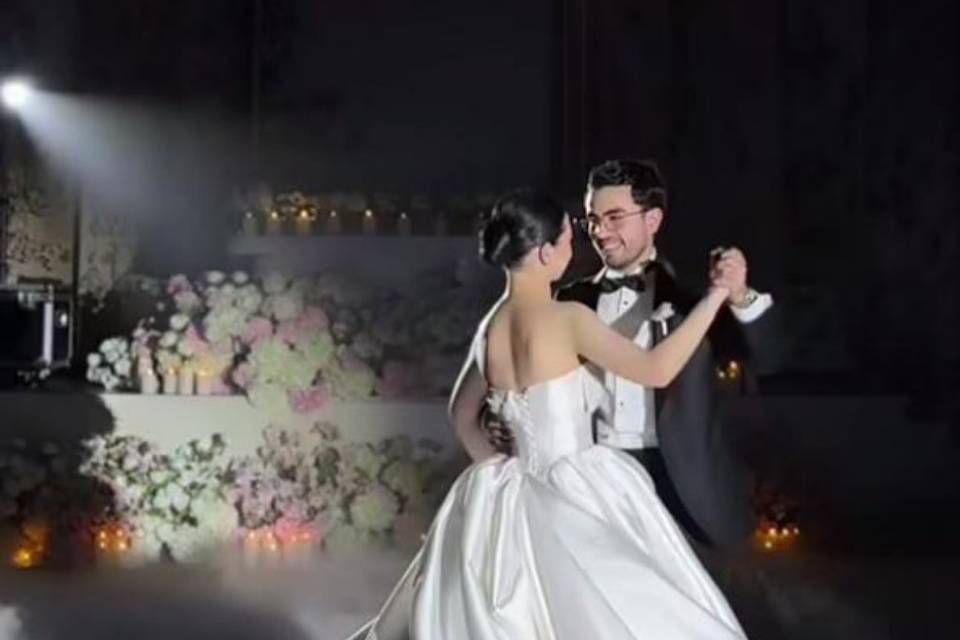 Comienza el baile juntos