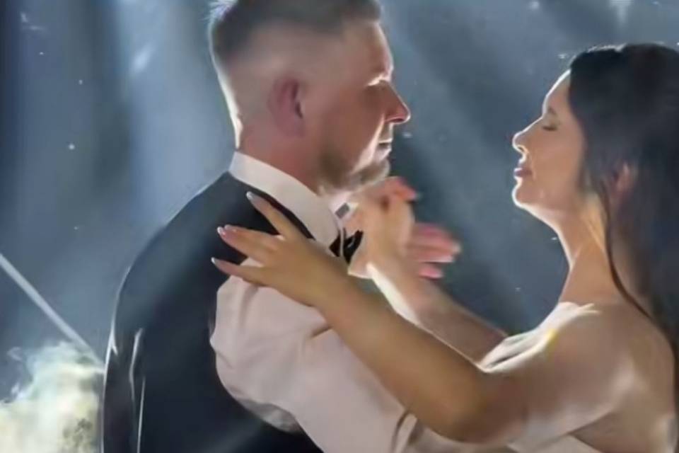 Esa mirada bailando