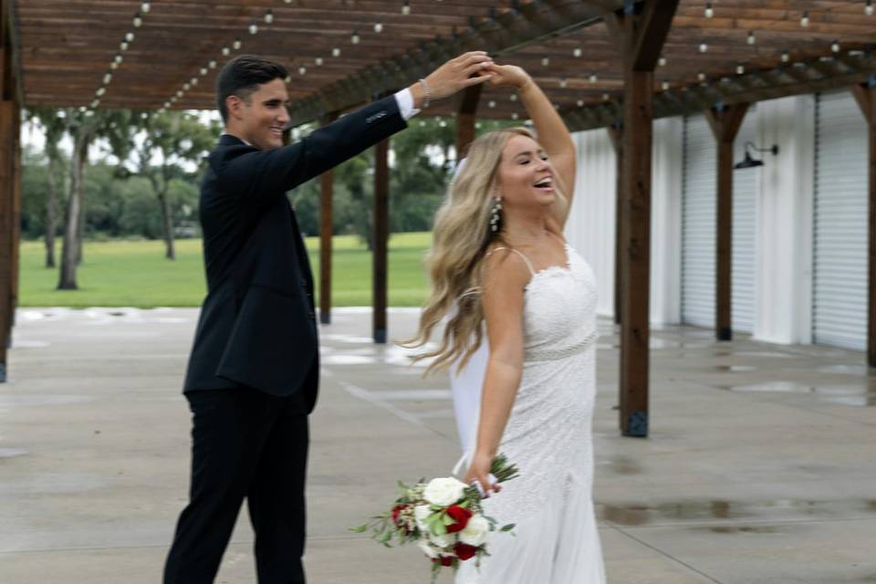 Con amor bailando en la boda